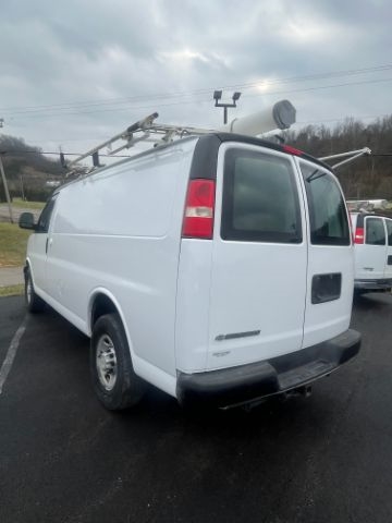 Chevrolet Express Cargo Van RWD 2500 135" 2013