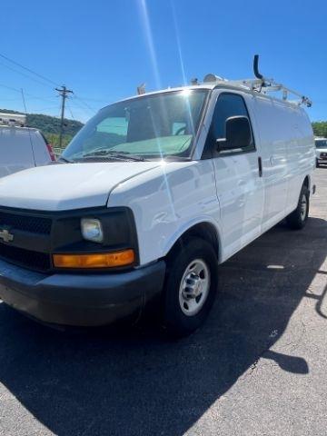 Chevrolet Express Cargo Van RWD 2500 135" 2012
