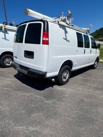 Chevrolet Express Cargo Van RWD 2500 135" 2012