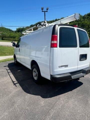 Chevrolet Express Cargo Van RWD 2500 135" 2012