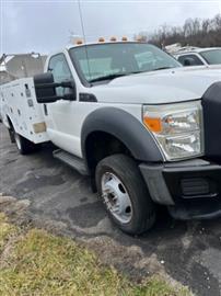 2015 Ford Super Duty F-450 DRW 2WD Reg Cab 141" WB 60" CA XLT