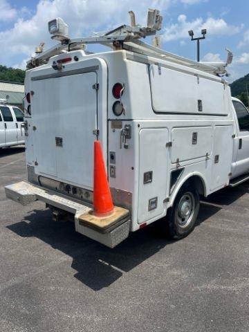 Ford Super Duty F-350 SRW 2WD Reg Cab 137" XLT 2013