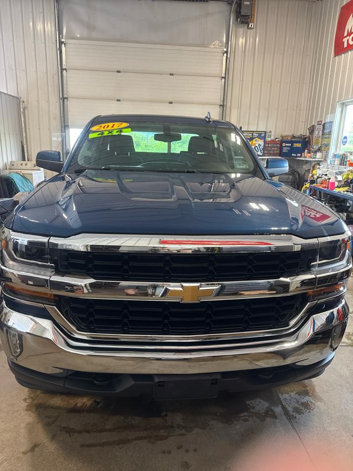 Chevrolet Silverado 1500 4WD Crew Cab 143.5" LT w/1LT 2017
