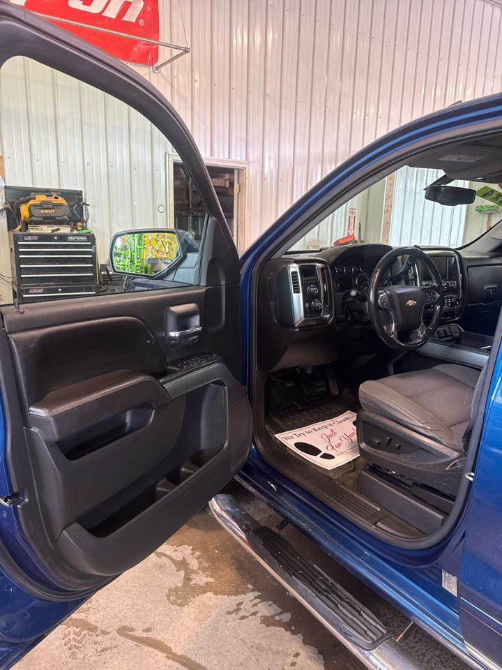 Chevrolet Silverado 1500 4WD Crew Cab 143.5" LT w/1LT 2017