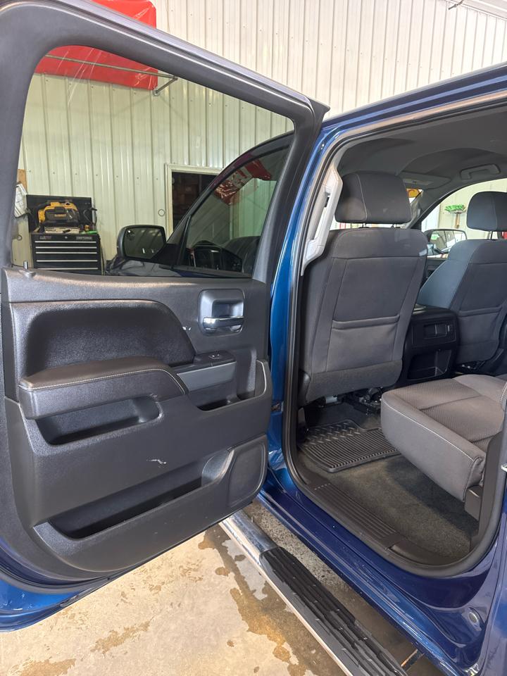Chevrolet Silverado 1500 4WD Crew Cab 143.5" LT w/1LT 2017