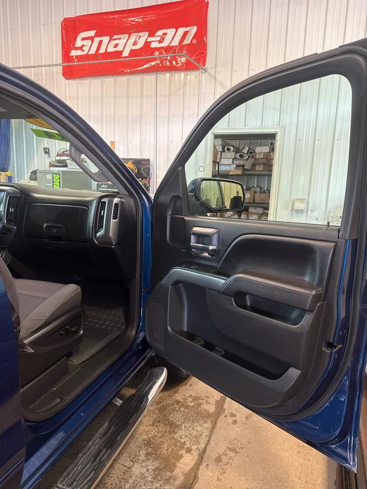Chevrolet Silverado 1500 4WD Crew Cab 143.5" LT w/1LT 2017