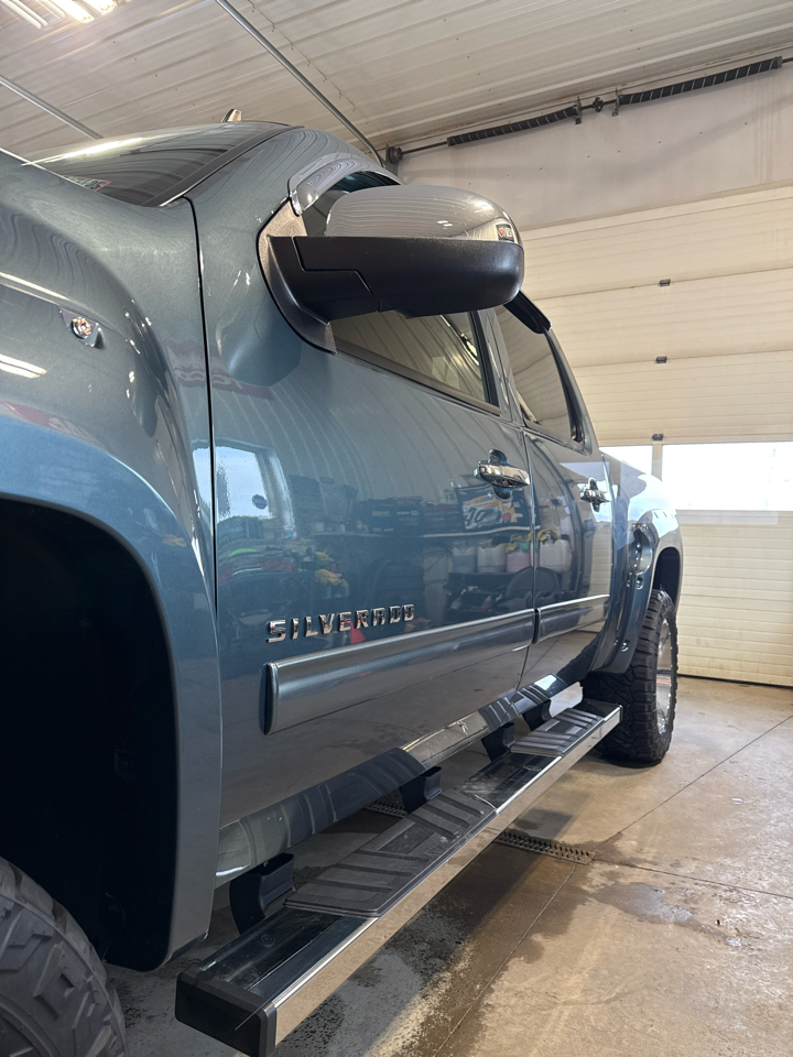 Chevrolet Silverado 1500 4WD Crew Cab 143.5" LT 2011