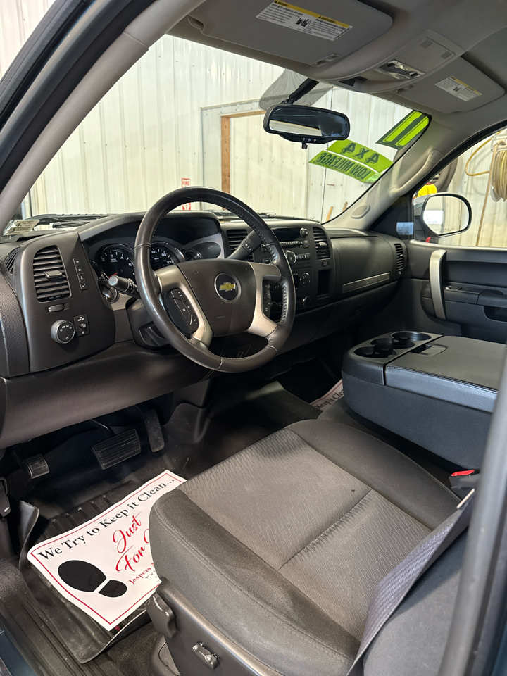 Chevrolet Silverado 1500 4WD Crew Cab 143.5" LT 2011