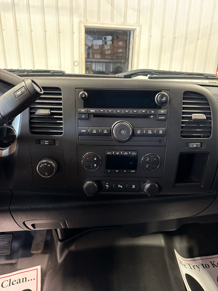 Chevrolet Silverado 1500 4WD Crew Cab 143.5" LT 2011