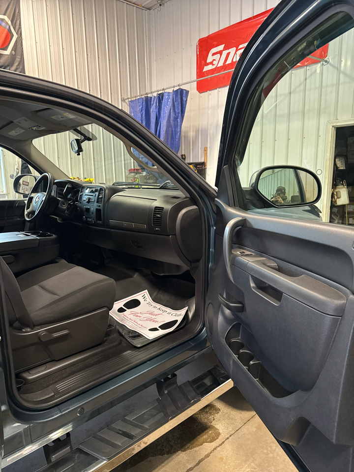 Chevrolet Silverado 1500 4WD Crew Cab 143.5" LT 2011