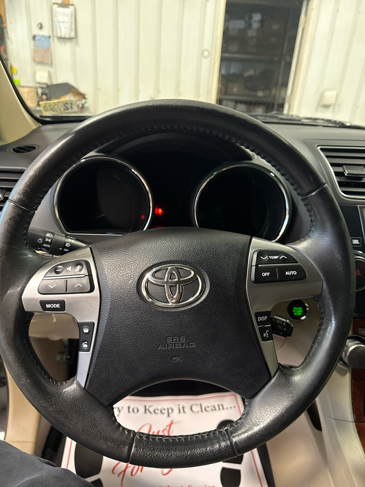 Toyota Highlander 4WD 4dr V6 Limited (Natl) 2013