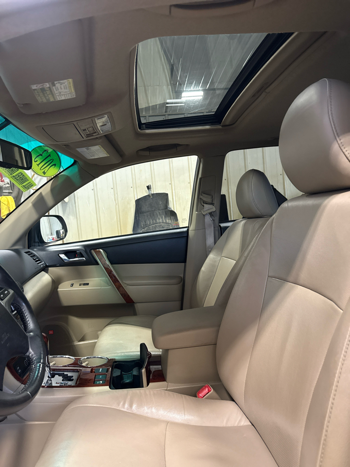 Toyota Highlander 4WD 4dr V6 Limited (Natl) 2013
