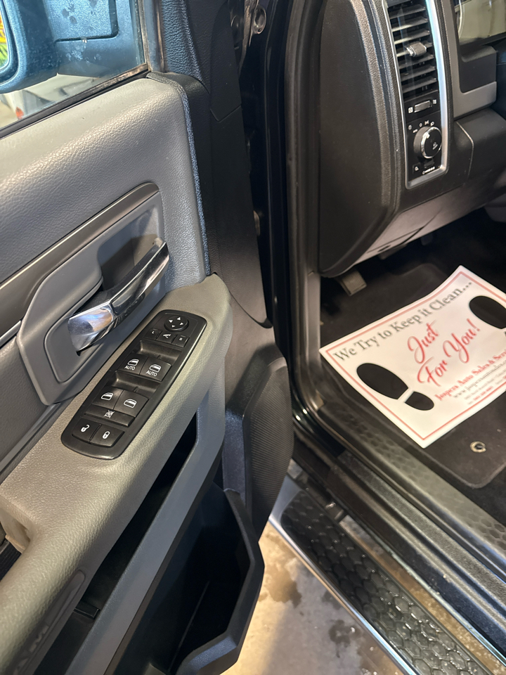 RAM 1500 4WD Crew Cab 149" Big Horn 2016