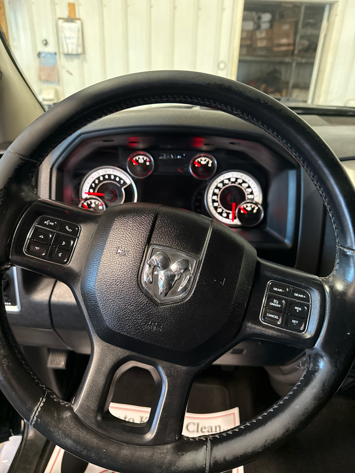 RAM 1500 4WD Crew Cab 149" Big Horn 2016