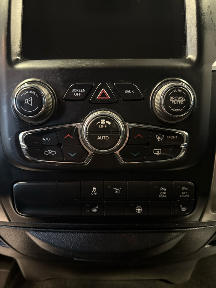 RAM 1500 4WD Crew Cab 149" Big Horn 2016