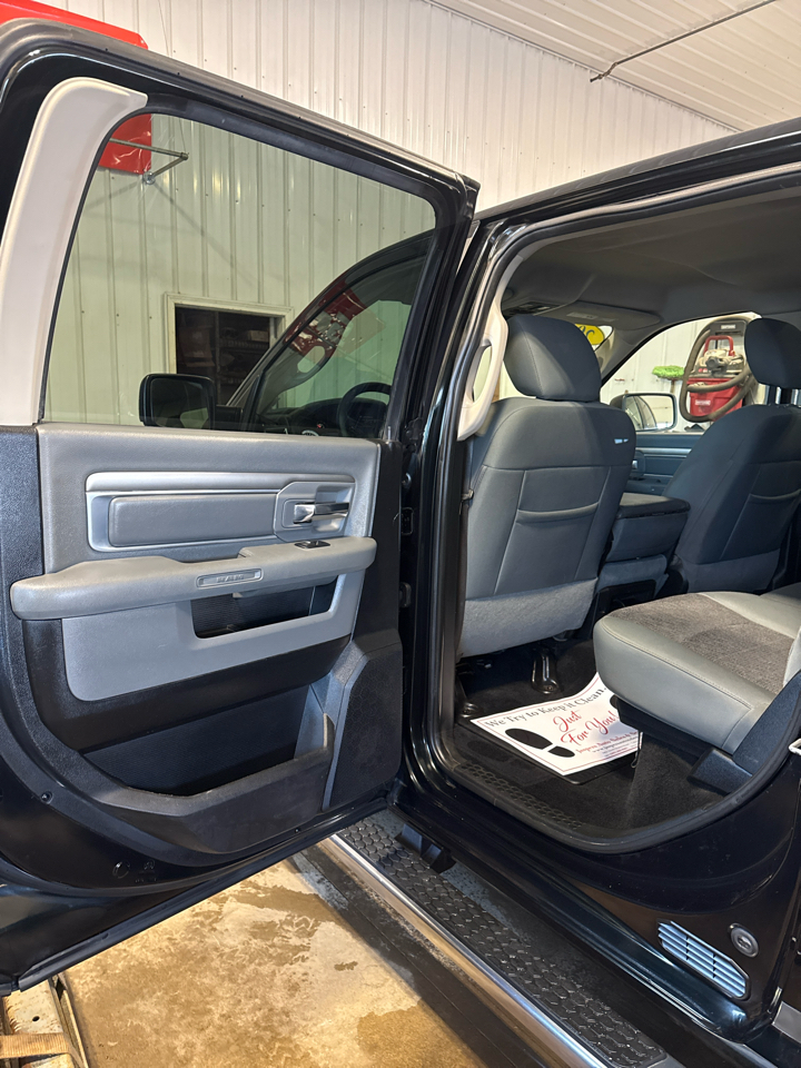 RAM 1500 4WD Crew Cab 149" Big Horn 2016