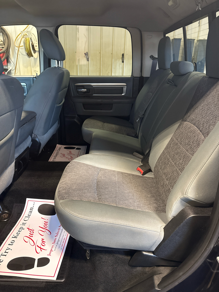 RAM 1500 4WD Crew Cab 149" Big Horn 2016