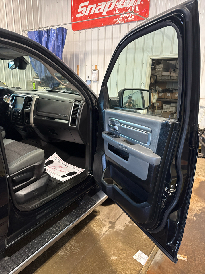 RAM 1500 4WD Crew Cab 149" Big Horn 2016