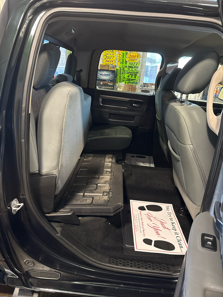 RAM 1500 4WD Crew Cab 149" Big Horn 2016