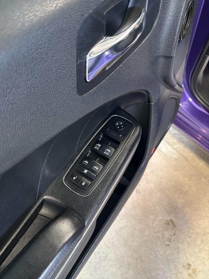 Dodge Charger 4dr Sdn RT RWD 2014