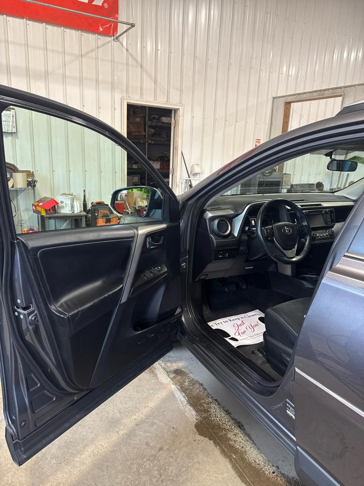 Toyota RAV4 AWD 4dr XLE (Natl) 2016