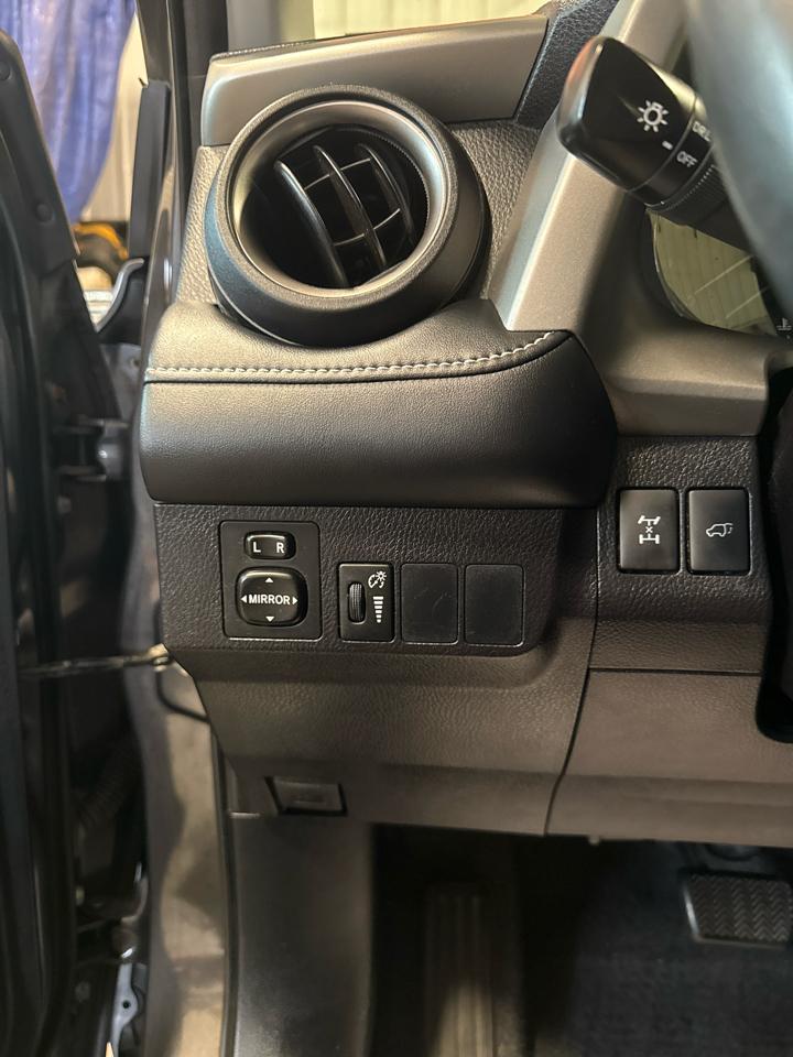 Toyota RAV4 AWD 4dr XLE (Natl) 2016