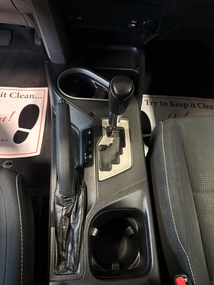 Toyota RAV4 AWD 4dr XLE (Natl) 2016