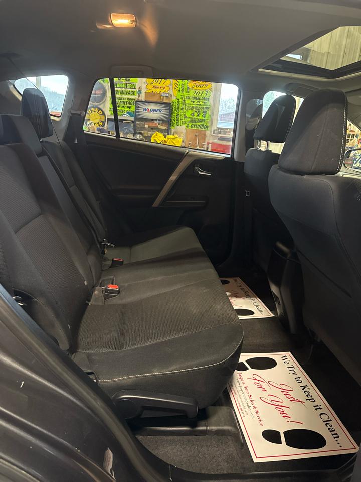 Toyota RAV4 AWD 4dr XLE (Natl) 2016