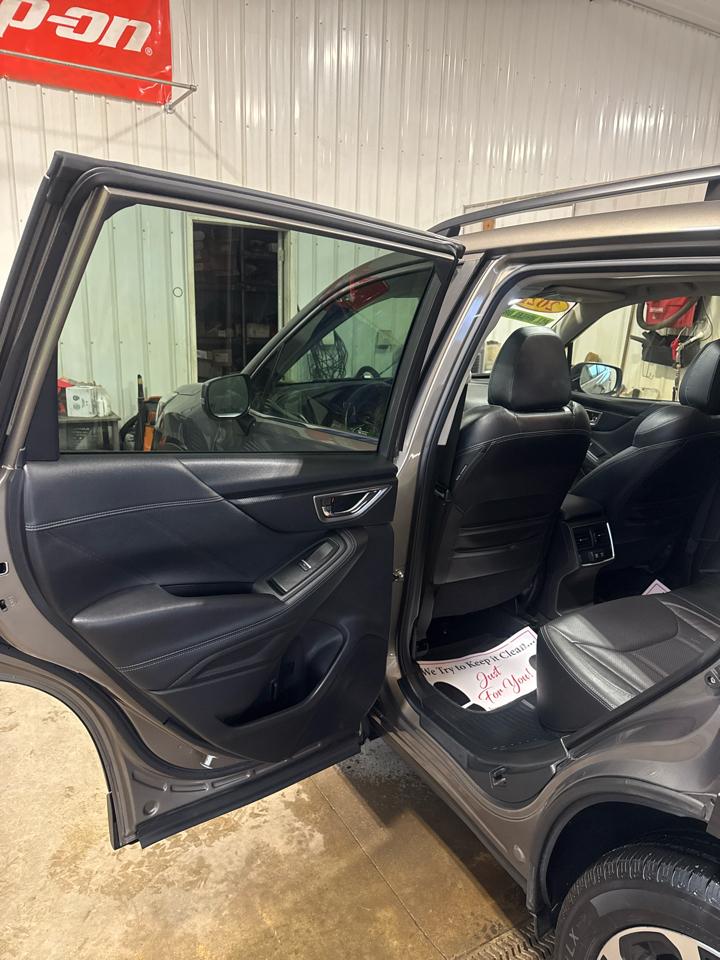 Subaru Forester Limited CVT 2021