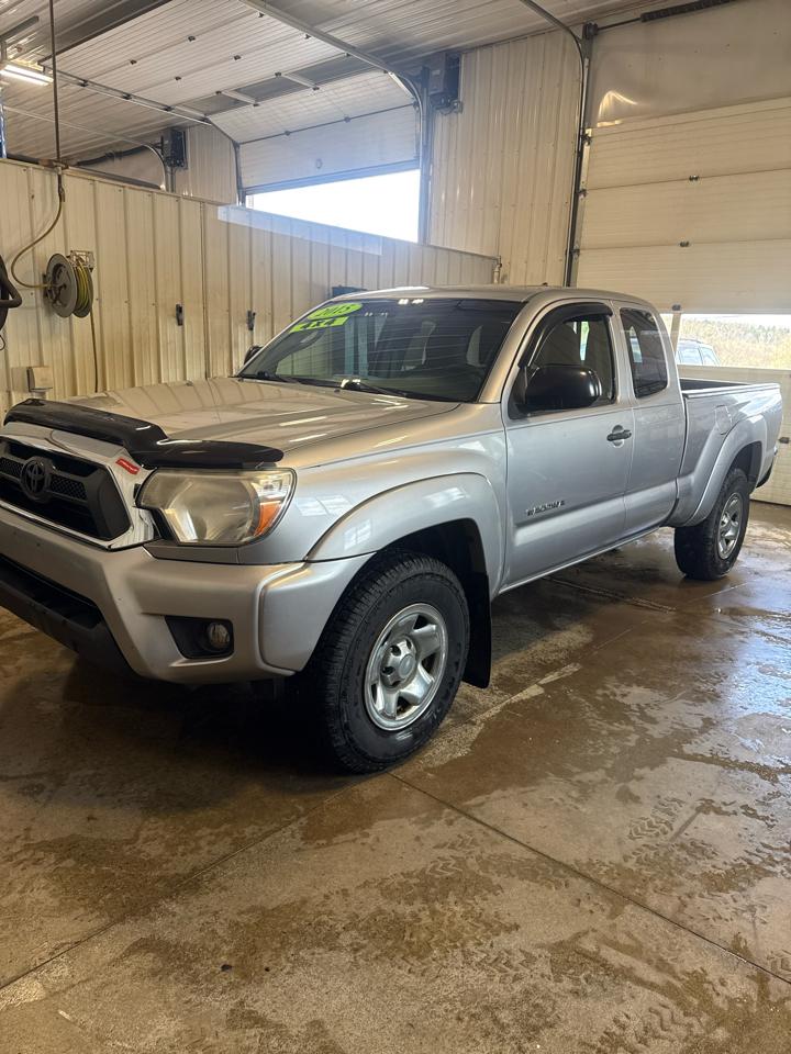 Toyota Tacoma 4WD Access Cab V6 AT (Natl) 2015