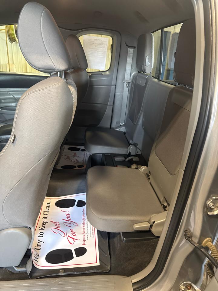 Toyota Tacoma 4WD Access Cab V6 AT (Natl) 2015