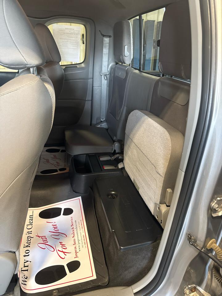 Toyota Tacoma 4WD Access Cab V6 AT (Natl) 2015