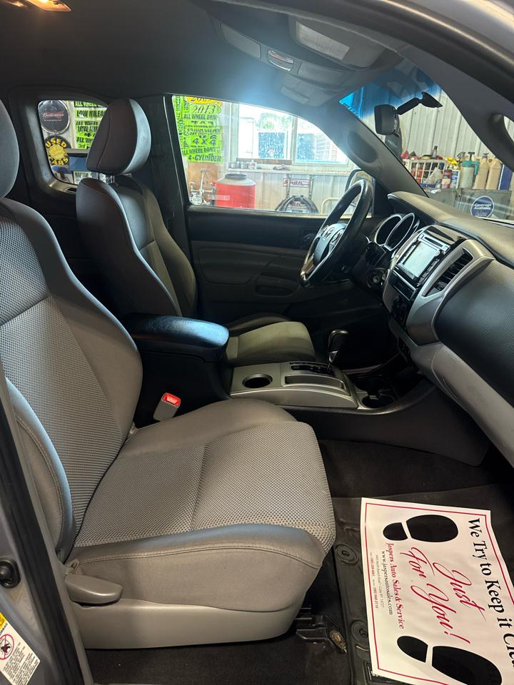 Toyota Tacoma 4WD Access Cab V6 AT (Natl) 2015