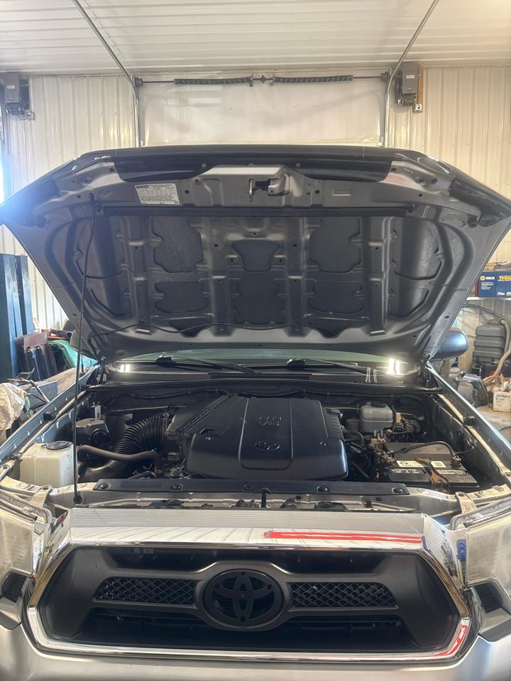 Toyota Tacoma 4WD Access Cab V6 AT (Natl) 2015