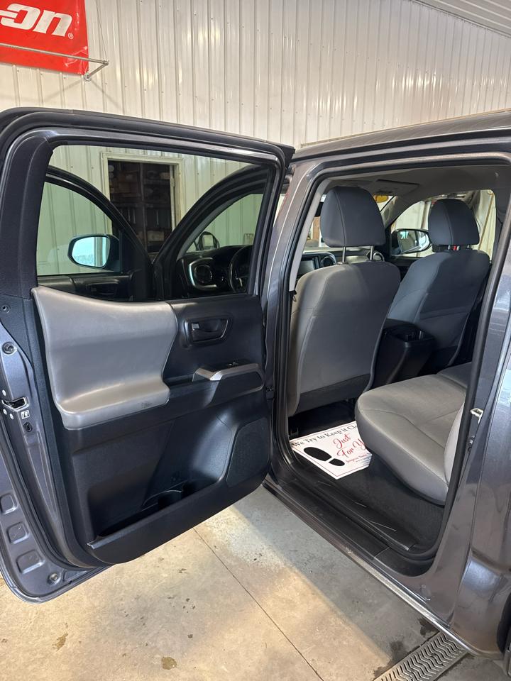 Toyota Tacoma 4WD Double Cab LB V6 AT TRD Off Road (Natl) 2016