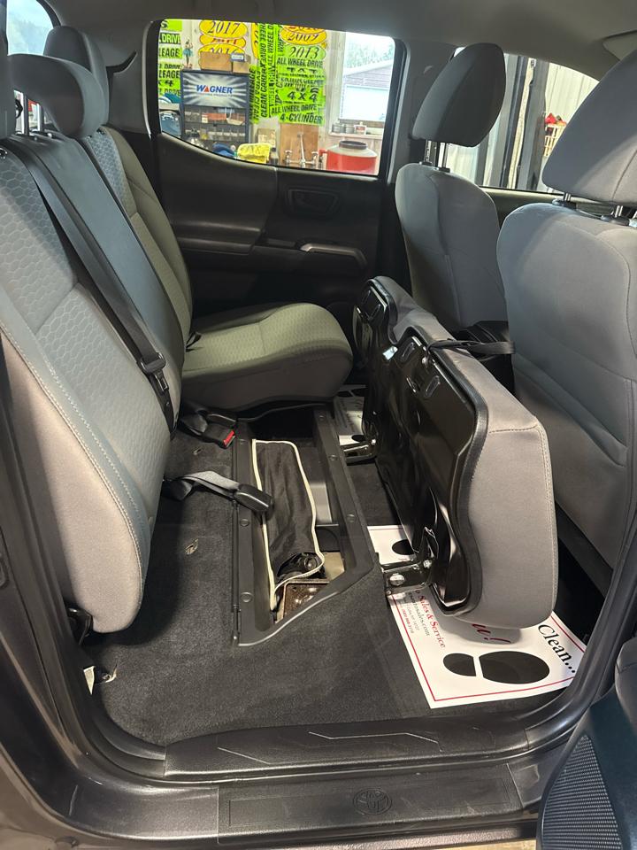 Toyota Tacoma 4WD Double Cab LB V6 AT TRD Off Road (Natl) 2016