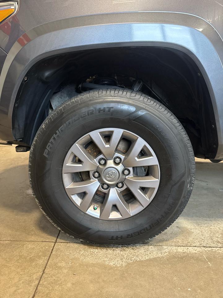 Toyota Tacoma 4WD Double Cab LB V6 AT TRD Off Road (Natl) 2016