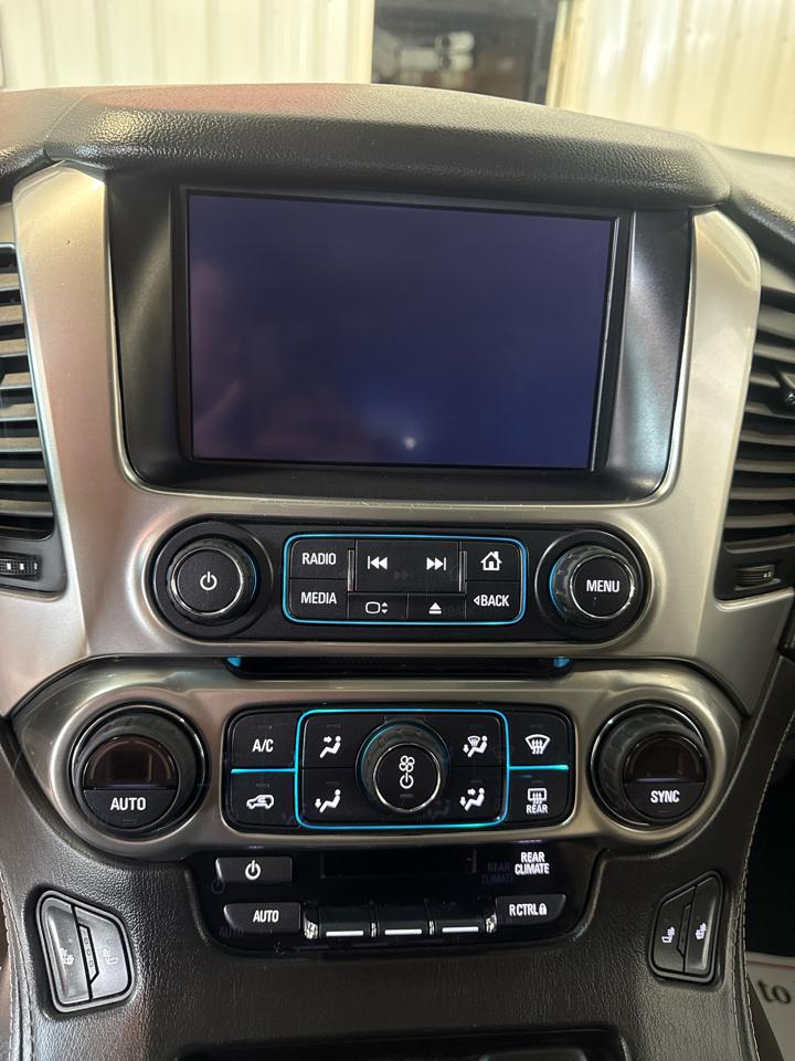 Chevrolet Suburban 4WD 4dr 1500 LT 2017