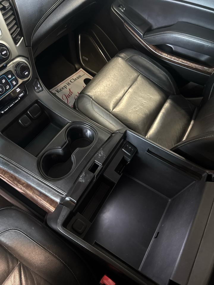 Chevrolet Suburban 4WD 4dr 1500 LT 2017