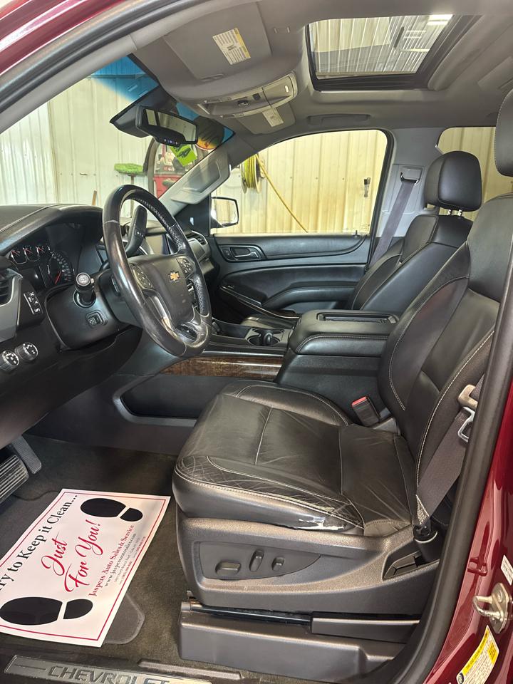 Chevrolet Suburban 4WD 4dr 1500 LT 2017