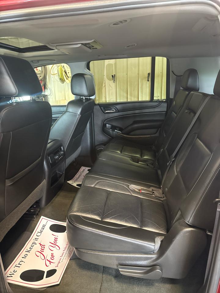 Chevrolet Suburban 4WD 4dr 1500 LT 2017