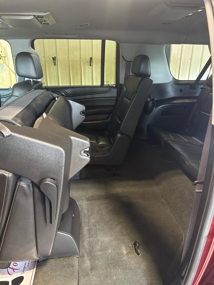 Chevrolet Suburban 4WD 4dr 1500 LT 2017