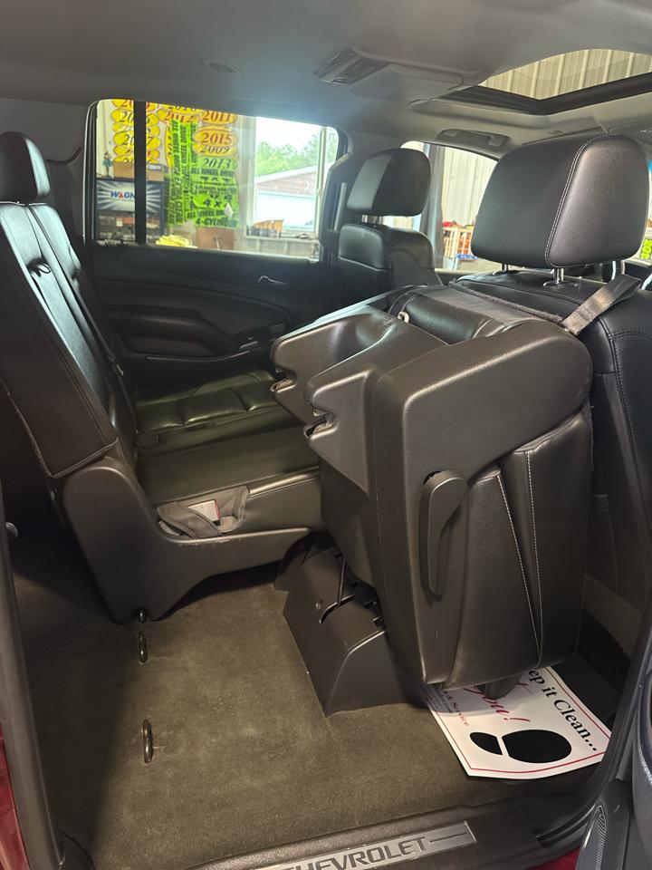 Chevrolet Suburban 4WD 4dr 1500 LT 2017