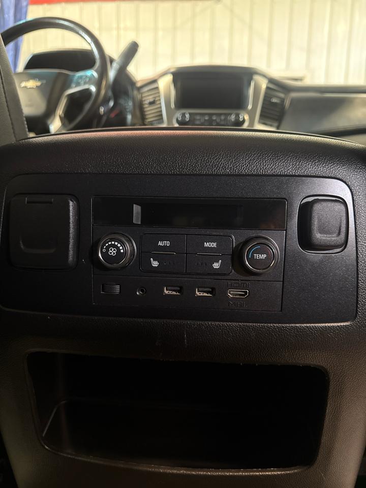 Chevrolet Suburban 4WD 4dr 1500 LT 2017