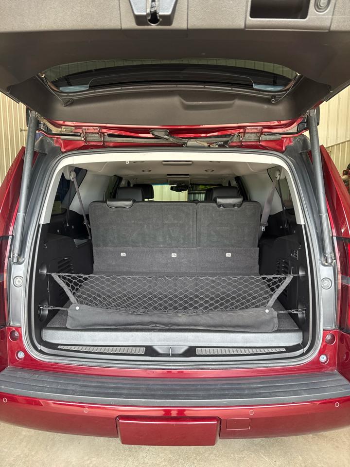 Chevrolet Suburban 4WD 4dr 1500 LT 2017