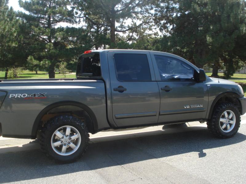 Nissan Titan PRO-4X Crew Cab 4WD SWB 2010 Nissan Titan PRO-4X Crew Cab 4WD SWB 2010