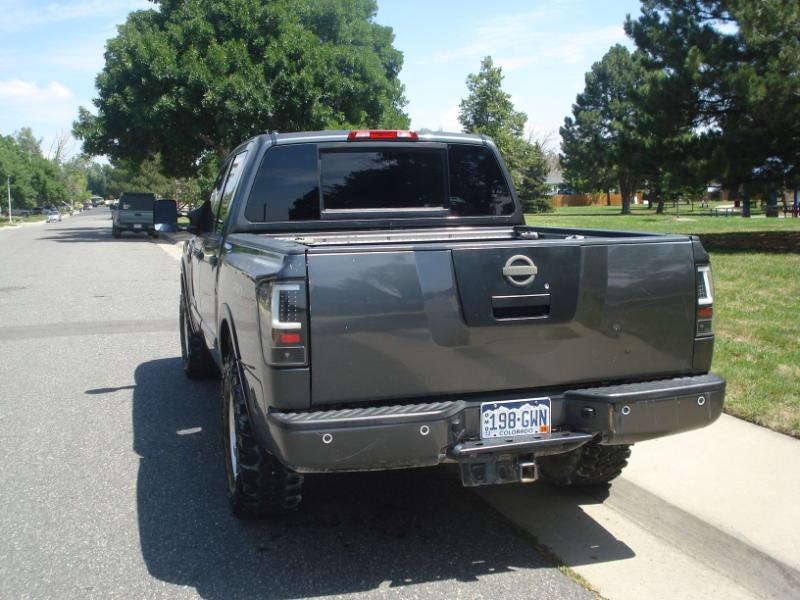 Nissan Titan PRO-4X Crew Cab 4WD SWB 2010 Nissan Titan PRO-4X Crew Cab 4WD SWB 2010