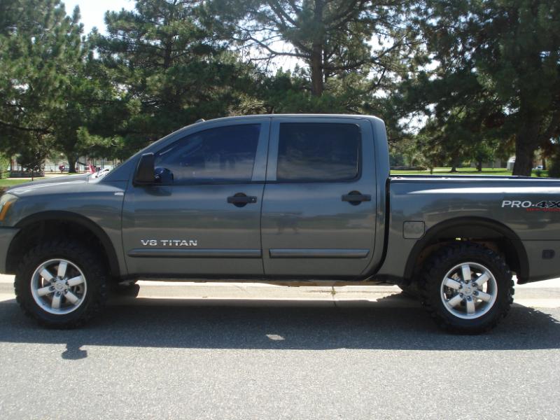 Nissan Titan PRO-4X Crew Cab 4WD SWB 2010 Nissan Titan PRO-4X Crew Cab 4WD SWB 2010