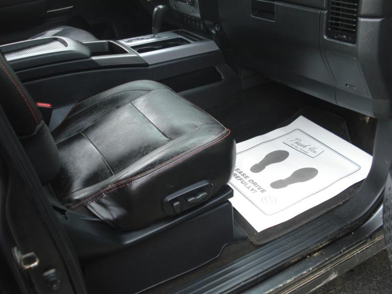 Nissan Titan PRO-4X Crew Cab 4WD SWB 2010 Nissan Titan PRO-4X Crew Cab 4WD SWB 2010