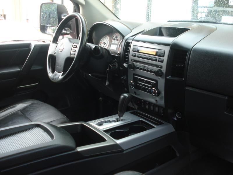 Nissan Titan PRO-4X Crew Cab 4WD SWB 2010 Nissan Titan PRO-4X Crew Cab 4WD SWB 2010